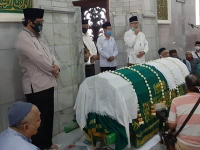 KH Ahmad Naqib Noor Alhafidz Meninggal di Hari yang Sama dengan Gurunya 