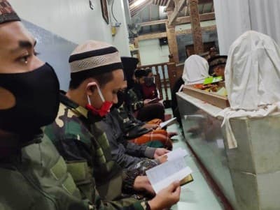 Selama Pandemi Corona, Rutinan Rijalul Ansor Kudus Dipusatkan di Makam Sunan Muria