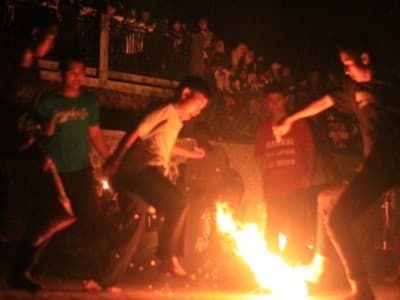 Meriahkan Tahun Baru Hijriah, Pesantren Al-Hikamussalafiyyah Sumedang Gelar Sepak Bola Api