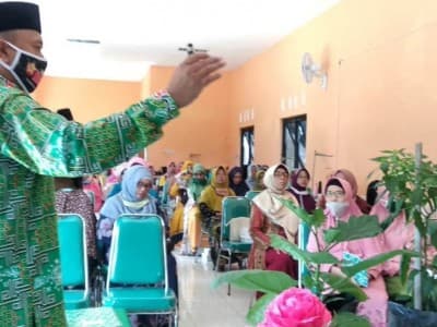 Lawan Dampak Ekonomi Akibat Corona, Muslimat NU Jember Gelar Pelatihan Tanam Sayur