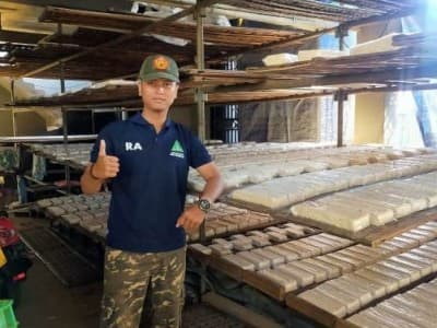 Tak Hanya Khidmah kepada Ulama, Anggota Banser Bekasi Ini Kembangkan Usaha Tempe