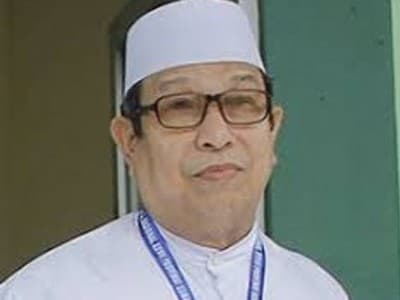 Akhlak Menempatkan Ilmu pada Posisi Terhormat