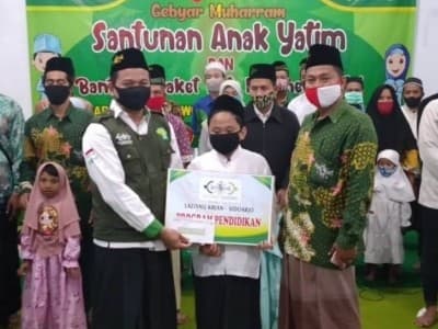 Gebyar Muharram, UPZISNU di Sidoarjo Berbagi Paket Data