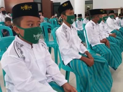 Semarakkan Muharram, NU Care-LAZISNU Nganjuk Gelar Khitan Massal