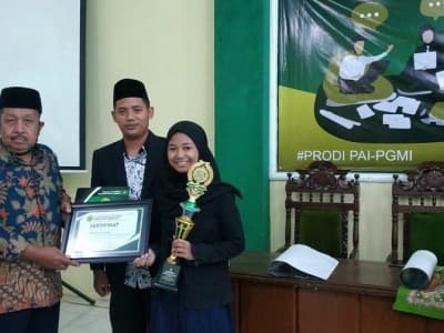 Tanamkan Kecintaan Pelajar pada Al-Qur’an, Fakultas Tarbiyah UIJ Gelar Lomba Kaligrafi