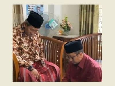 Sowan Kiai Najib Krapyak, Ustadz Yusuf Mansur Setor Baca Al-Qur’an