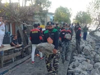 Banser Rembang Turun Tangan Atasi 'Amuk Abrasi'
