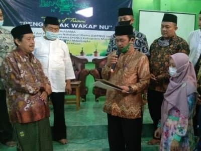 Dua Warga Majalengka Ikrarakan Wakaf Tanah untuk NU