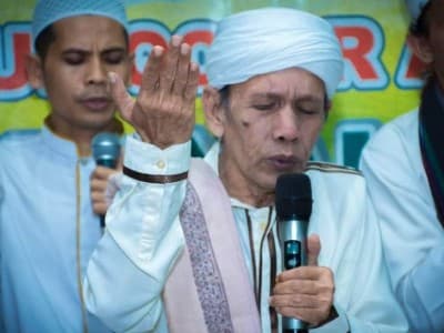 Innalillahi, Habib Husain Al-Muthohar Banjar Wafat