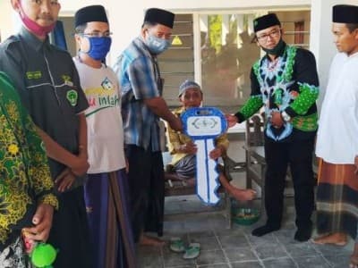 Rumah Dhuafa Rampung Direhab,  LAZISNU di Sumenep Serahkan Kunci