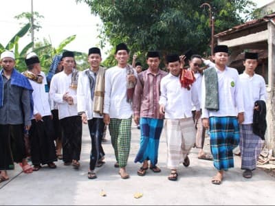 Khutbah Jumat: Hak Seorang Muslim atas Muslim Lainnya