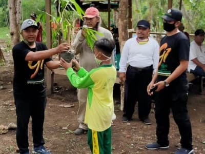 Ma'arif NU Ajak Pelajar Tulungagung Hijaukan Hutan