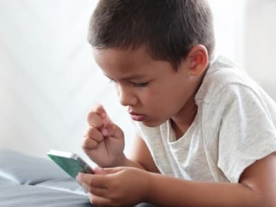 Penggunaan Gawai Berlebihan di Pembelajaran Daring Mulai Resahkan Orang Tua