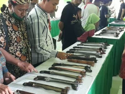 Seminar dan Pameran Keris, Cara Lesbumi NU Pringsewu Pertahankan Peradaban