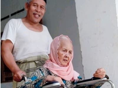 Innalillahi, Hj Zainab Ibunda Ketua PWNU Jatim Wafat
