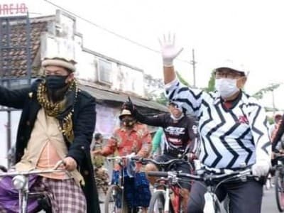 Ngontel Bareng Kiai dan Bu Nyai, Cara Pesantren di Blitar Rayakan Maulid