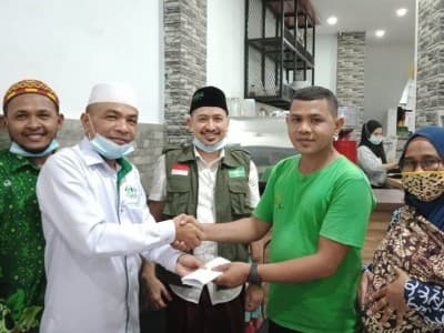 LAZISNU Aceh Serahkan Bantuan untuk Balita Penderita Bocor Jantung
