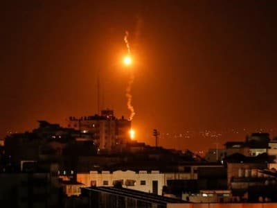 Rudal Balasan Israel Serang Fasilitas Milik Hamas di Gaza