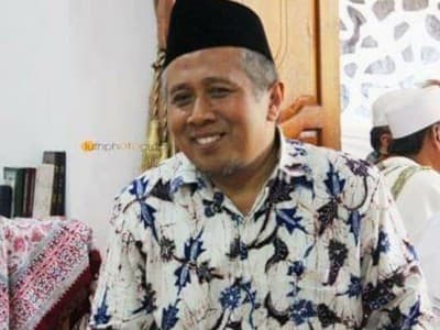 Abah Muhlas Hasyim, Sungai Tenang Tak Bergelombang