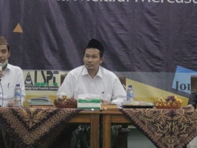 Gus Baha: Nasib Orang yang Sudah Wafat Tergantung Anak-Cucunya