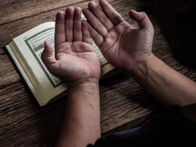 Hukum Mendoakan Keburukan dan Kebinasaan atas Diri Orang Lain