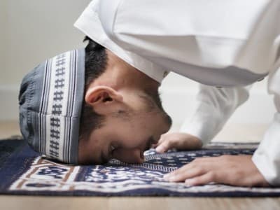 Ini Empat Penghalang Shalat Tahajud