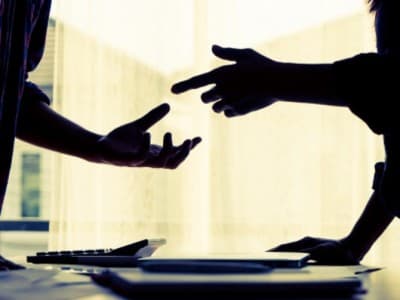 Ketika Caci Maki Dianggap Ibadah Paling Istimewa