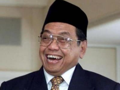 Humor Gus Dur: Presiden Indonesia Membaca Buku
