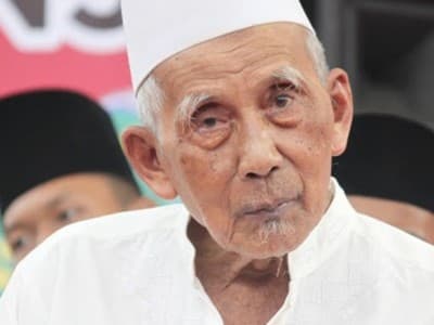 Innalillahi, Mustasyar PCNU Banyumas KH Zaeni Ilyas Tutup Usia