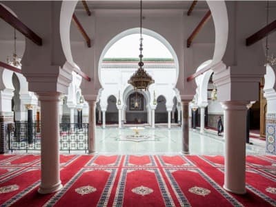 UEA Buka Kembali Masjid untuk Shalat Jumat Mulai 4 Desember