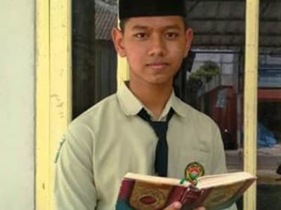 Begini Cara Santri Hafiz Ini Usir Kejenuhan