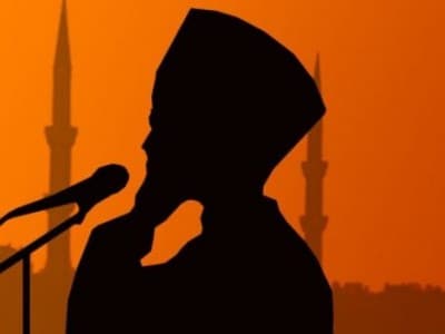 Hukum Mengganti Ajakan Shalat dengan Seruan Jihad