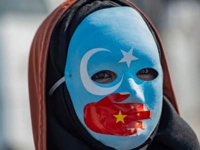 Pengakuan Eks-Tahanan Uighur di Kamp Xinjiang: Dipaksa Makan Babi