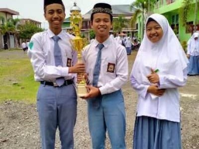 Santri Nuris Jember Temukan Kandungan Etanol di Limbah Tembakau