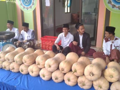 Panen Perdana Labu Madu: Bukan Hanya Ngaji Fiqih, Saatnya Santri Ngaji 'Sugih'