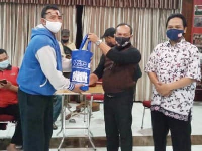 Gusdurian Solo Salurkan Bantuan dari Donatur