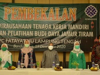 Fatayat NU Lamteng Bekali Kader Pelatihan Budi Daya Jamur Tiram