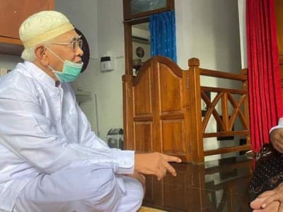 Pesan Gus Mus ke Menag: Jangan Korupsi, Rangkul Semua Pihak