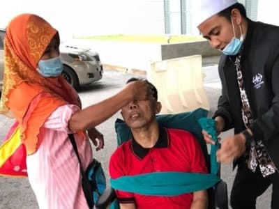 NU CARE-LAZISNU dan Sarbumusi Malaysia Bantu Pemulangan PMI Terkena Stroke