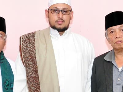 Innalillahi, KHR Muhaimin Asnawi Salamkanci Magelang Berpulang