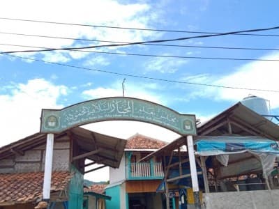 Kampung Adat Mahmud dalam Kepungan Kota Bandung