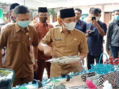 Bupati Lumajang Luncurkan Badan Usaha Pesantren Pertama