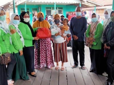 Peduli Korban Kebakaran di Palangka Raya, Fatayat NU Kalteng Salurkan Bantuan