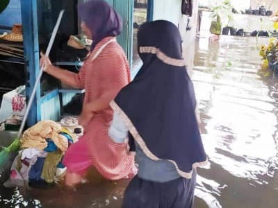 Banjir di Martapura Kalsel, SMKNU se-Jateng Salurkan Donasi untuk Korban 