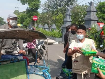 Jumat Berkah, Cara LAZISNU Kota Surabaya Berbagi kepada Duafa