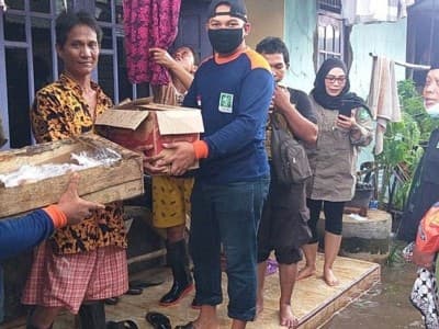 NU Kota Pekalongan Salurkan Ratusan Paket Sembako ke Warga Terdampak Banjir