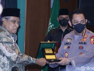 Sehari Setelah Dilantik, Kapolri Listyo Sigit Sowan ke PBNU
