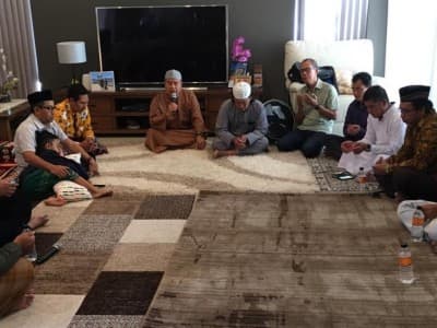 Peringati Harlah Ke-95, NU Australia Potong Tumpeng