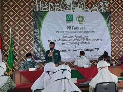 Peduli Mahasiswa, Fatayat NU Temanggung Beri Beasiswa