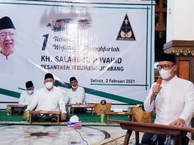 Mengenang Setahun Wafatnya Gus Sholah, Sosok yang Disiplin